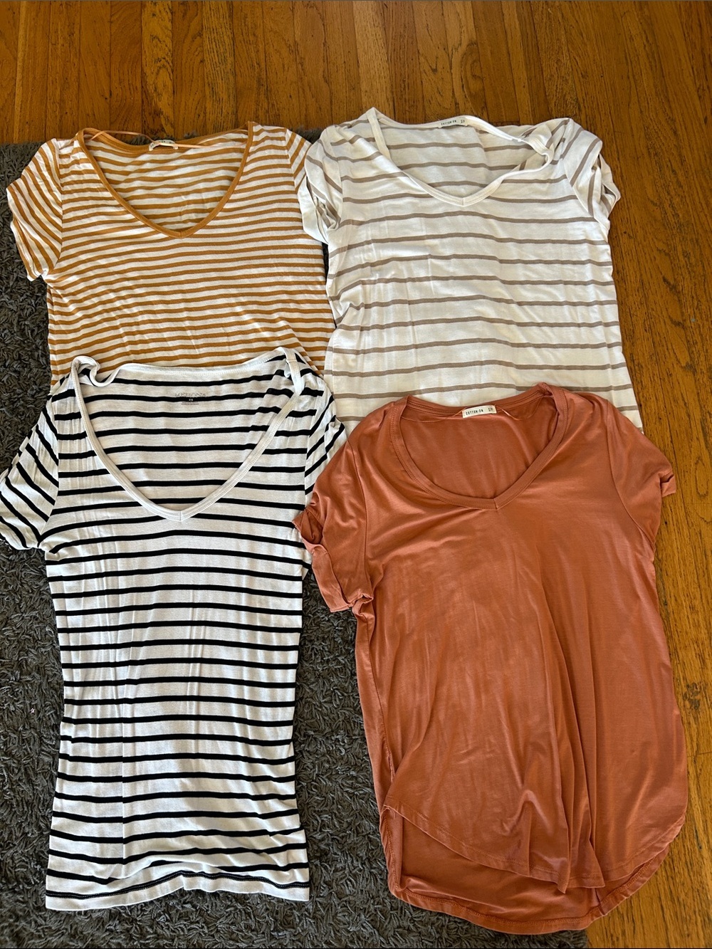 Women's  V-Neck Tee Set in White, Black, Tan & Rust Bundle Size S/XS